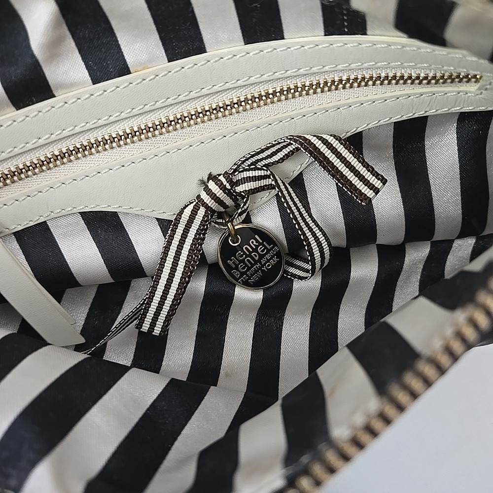 Henri Bendel Nylon Crossbody Bag Black Adjustable Leather Strap Logo Zipper Pull - Picture 5 of 10